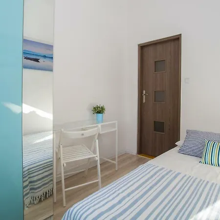 44 Homestay *